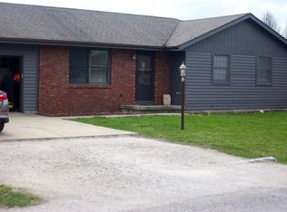 13 Southview Dr, Sidney, IL