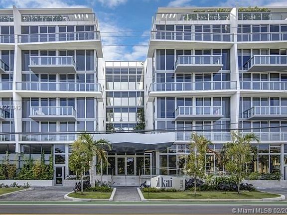 4th image of 9940 W Bay Harbor Dr Unit 7AS
