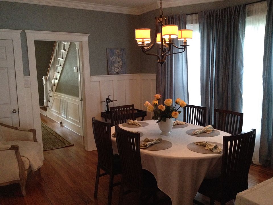 2nd image of 207 W 18th St