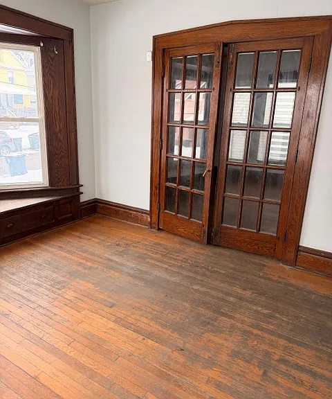 176 Henry St — Photo 3