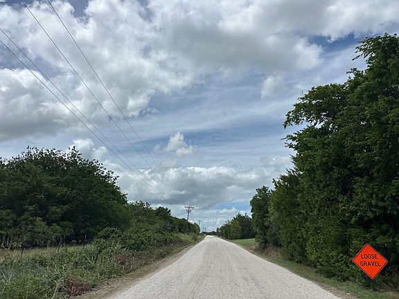 4th image of 920 Cody Rd