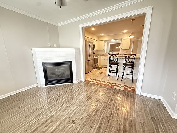 5th image of 1072 Taylor Rd