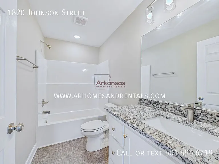 1820 Johnson St — Photo 6