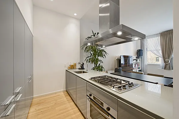 Sold by Nest Seekers International | media 16