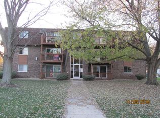 19360 Wolf Rd APT 4, Mokena, IL 60448
