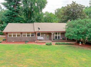 2420 Robin Rd, Ponca City, OK 74604