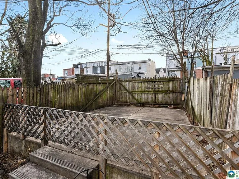 528 N Mohr St — Photo 28