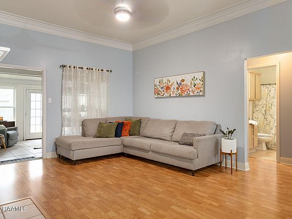 3rd image of 115 Tulip Tree Ln