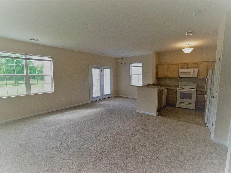 Aquamarine Apartments — Photo 108