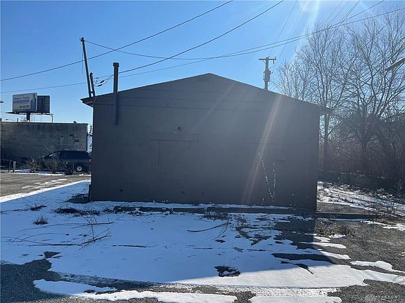 2nd image of 1517 N Main St