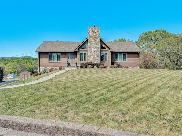 384 Deer Haven Dr, Roanoke, VA 24012