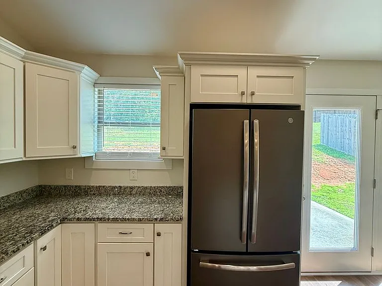 5928 Knox Hill Way — Photo 13
