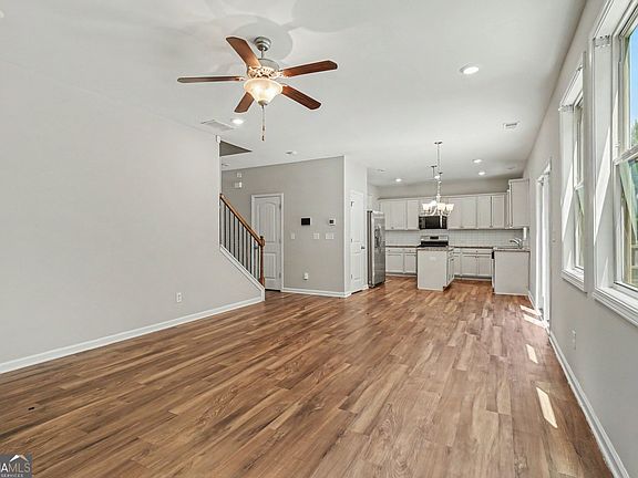 5th image of 429 Lanier Ct