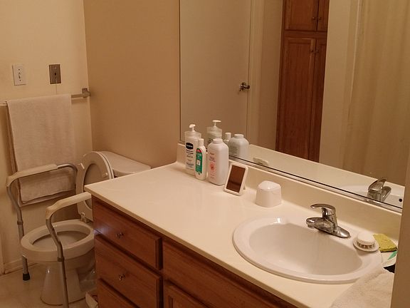 4th image of 11821 Jackson St Unit 204