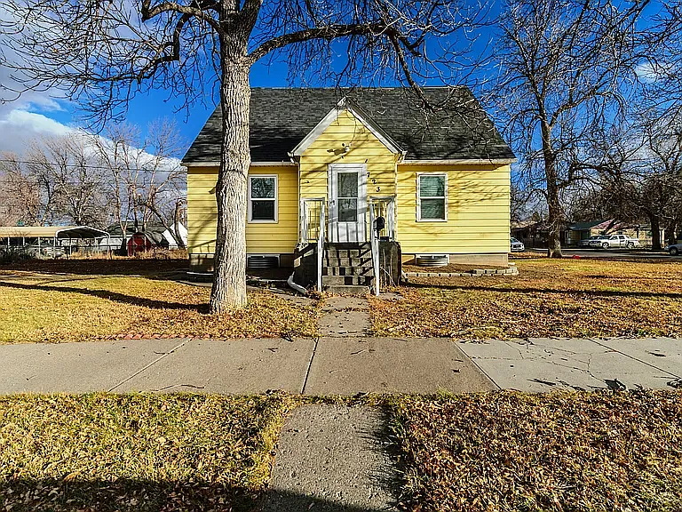 5 bed, 2029 sqft, $2,250 — Photo 1