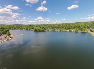 4 Elmwood Ter, Wayne, NJ 07470