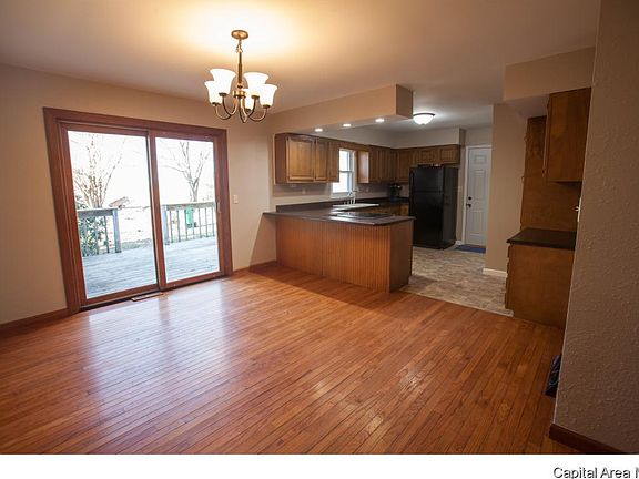 5th image of 74 Michele Dr