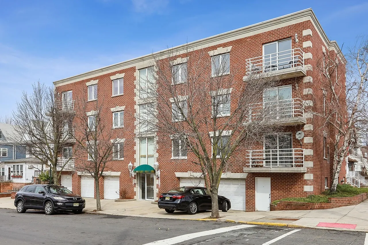 2 bed, 1150 sqft, $3,000 — Photo 1