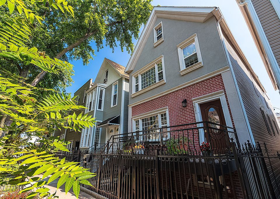 1st image of 2621 W Cortland St