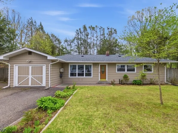 18 Belton St, Byram Twp., NJ 07874