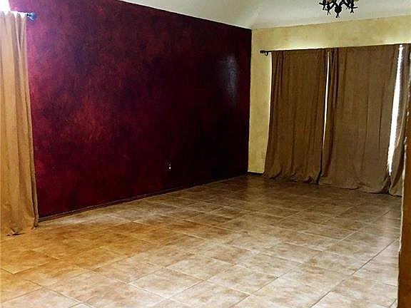3rd image of 3200 Verbena Dr