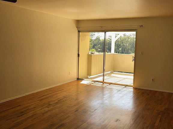 2nd image of 5741 Erlanger St