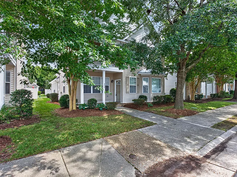 840 Willberry Dr — Photo 2