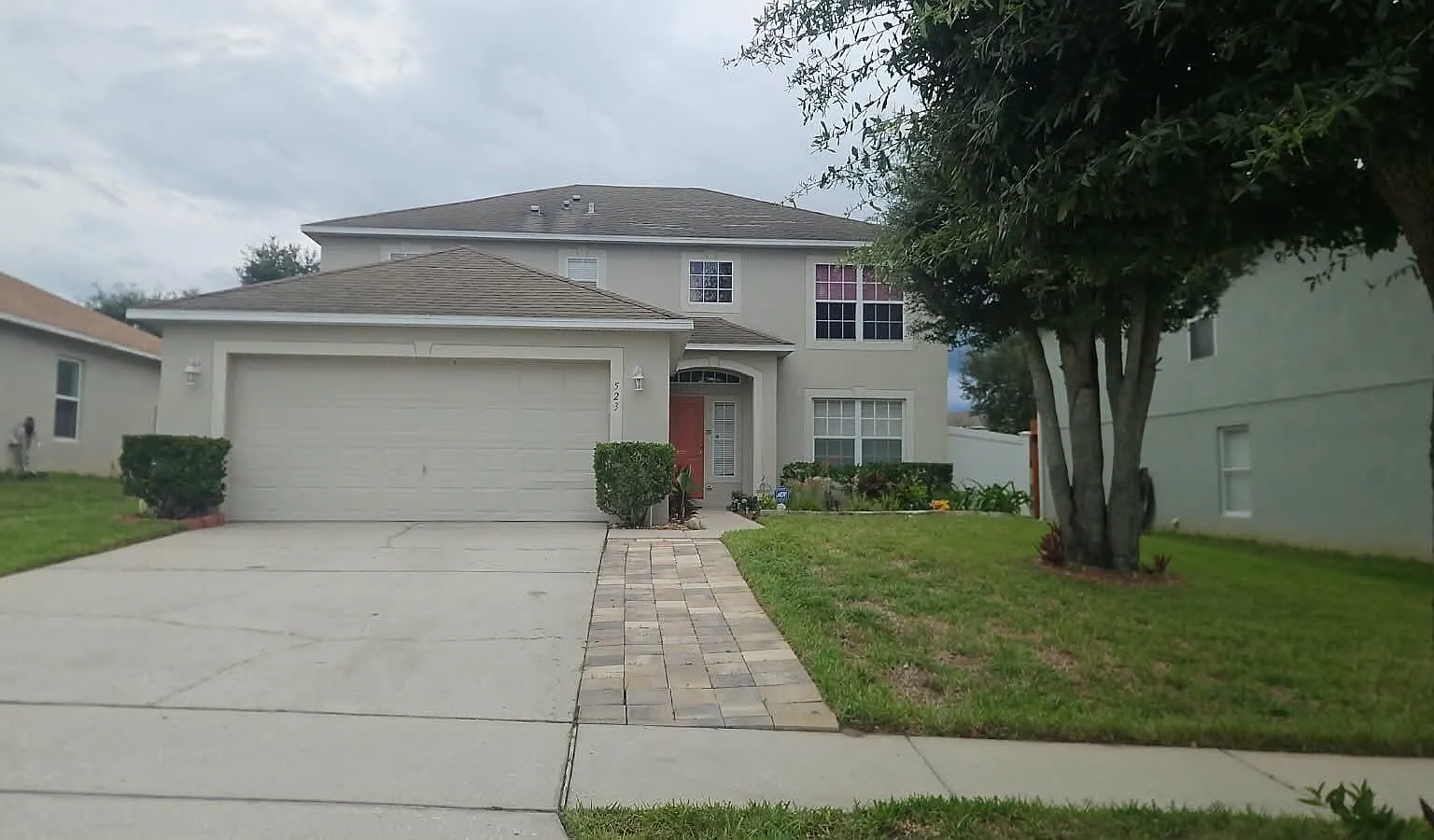 4 bed, 2.5 bath, 2200 sqft, $2,300 — Photo 1