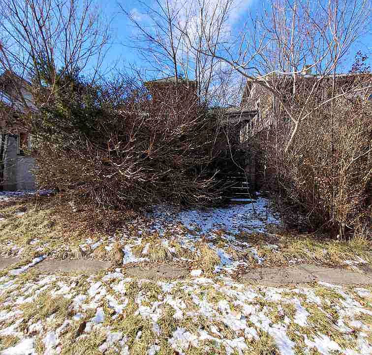 12139 Greenlawn