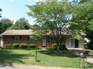 302 Wren Ct, Martinsville, VA 24112