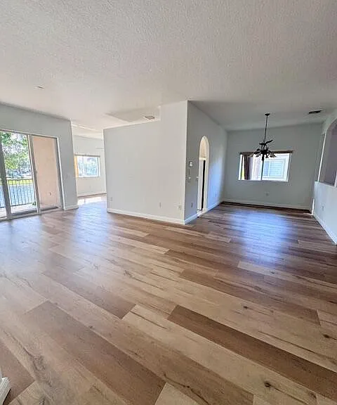7842 Exeter Blvd E — Photo 2