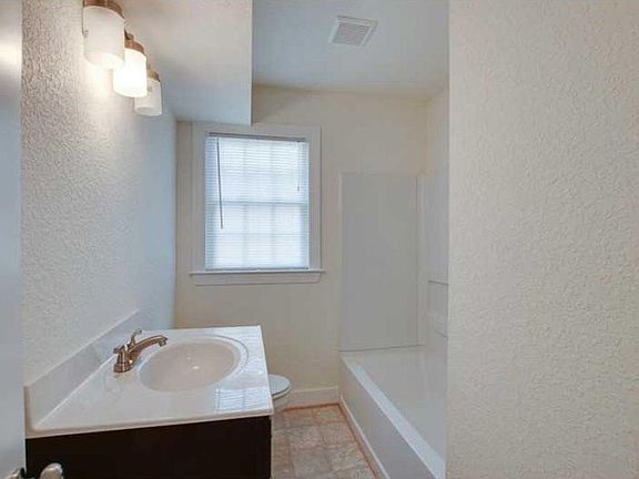 3rd image of 1400 Little Bay Ave #A