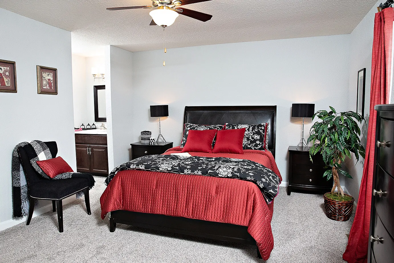 Talbert Woods Apartments and Townhomes — Photo 3