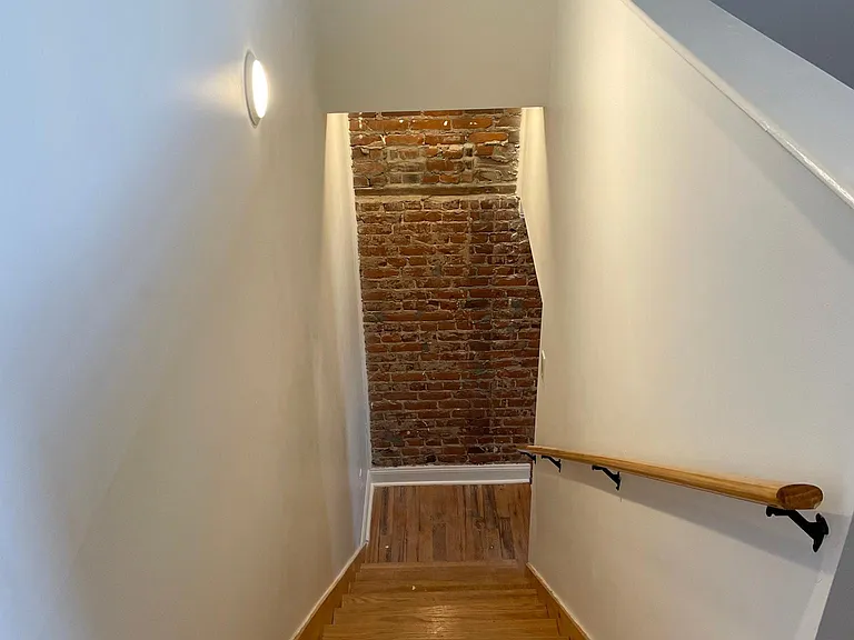 303 Rivermont Ave — Photo 9