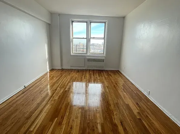 7101 Bay Parkway image 4 of 6