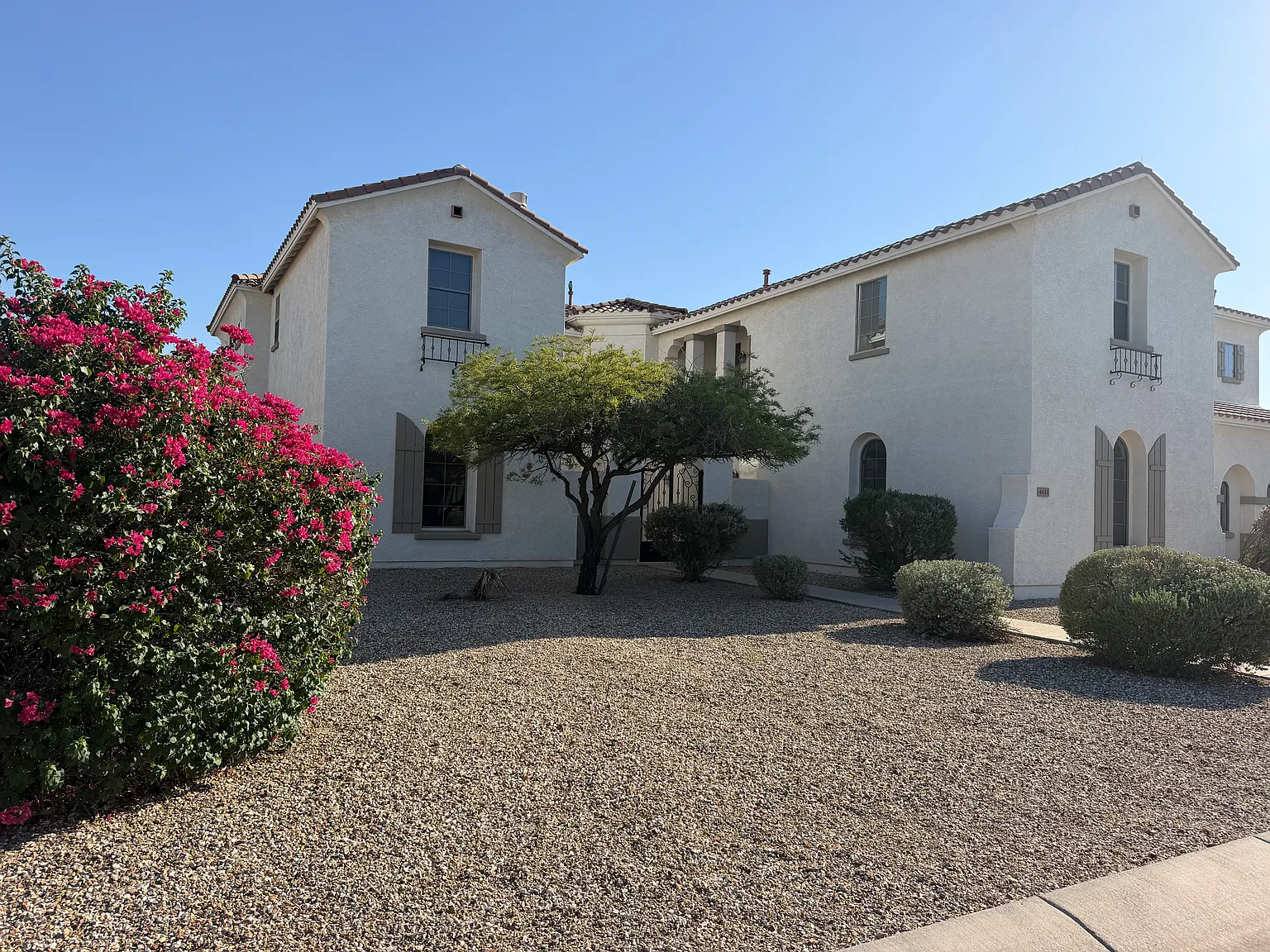 6 bed, 5588 sqft, $3,300 — Photo 1