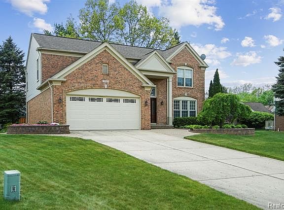 2nd image of 2747 Canoe Circle Dr