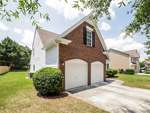 3rd image of 3551 Lanier Dr