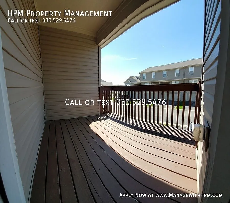 2 bed, 3.0 bath, 2057 sqft, $1,995 — Photo 3