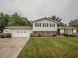 18810 Dellwood Dr, Walton Hills, OH