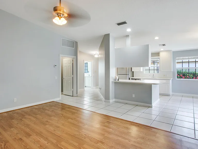 10870 SW Dardanelle Dr — Photo 12