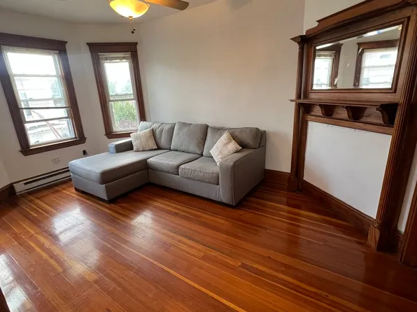 12 Howell St, Dorchester, MA
