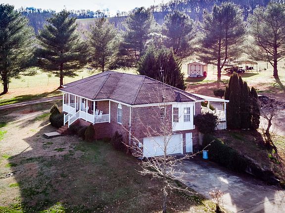 3rd image of 15651 Columbia Hwy