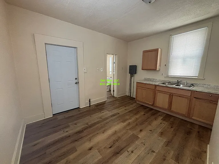 527 N Lemcke Ave — Photo 9