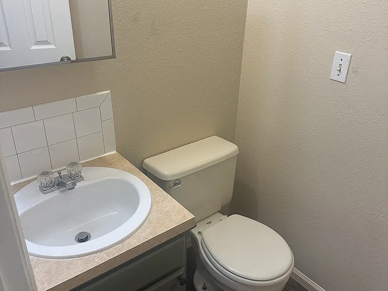 4885 Basswood Dr — Photo 7