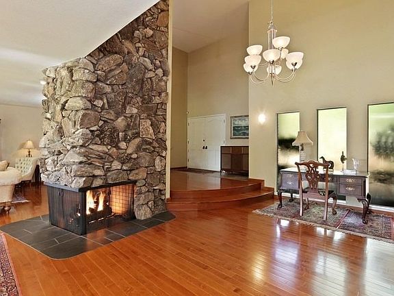 5th image of 3820 Fairway Dr