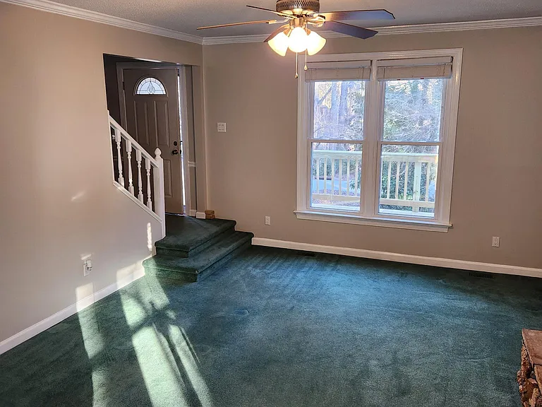 5725 Deblyn Ave — Photo 5
