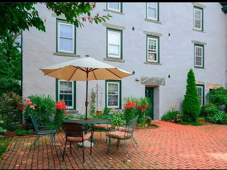 25 Water St — Photo 11