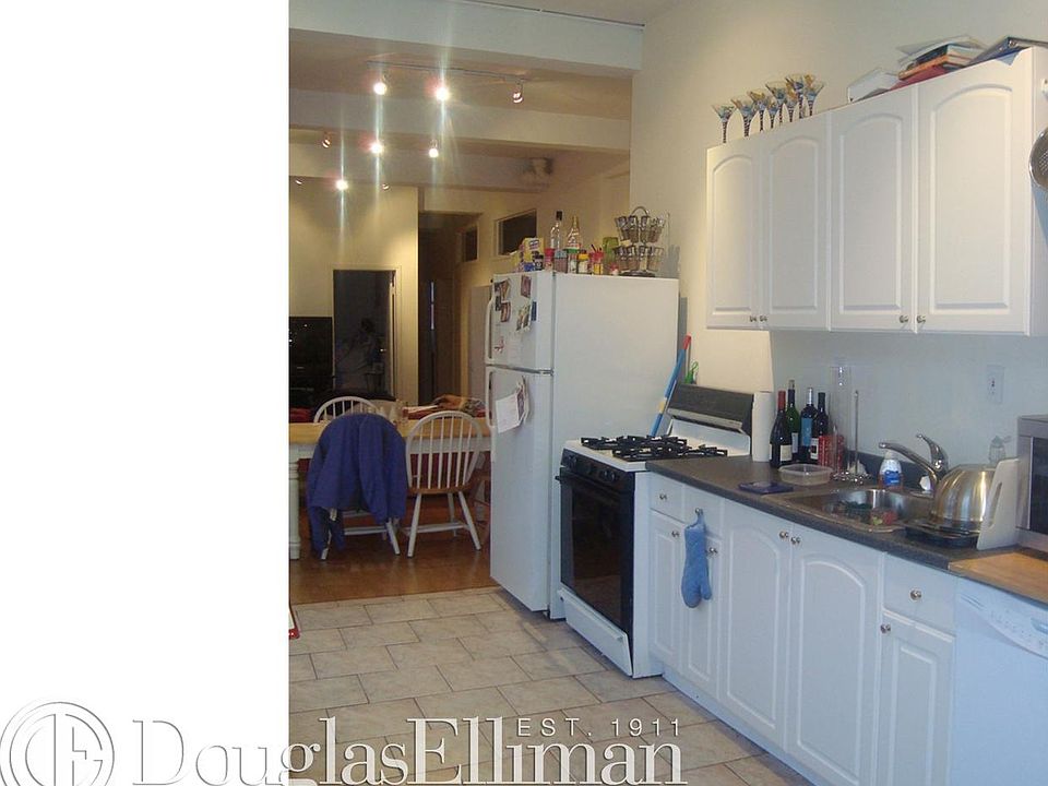 2nd image of 165 Church St APT 4N