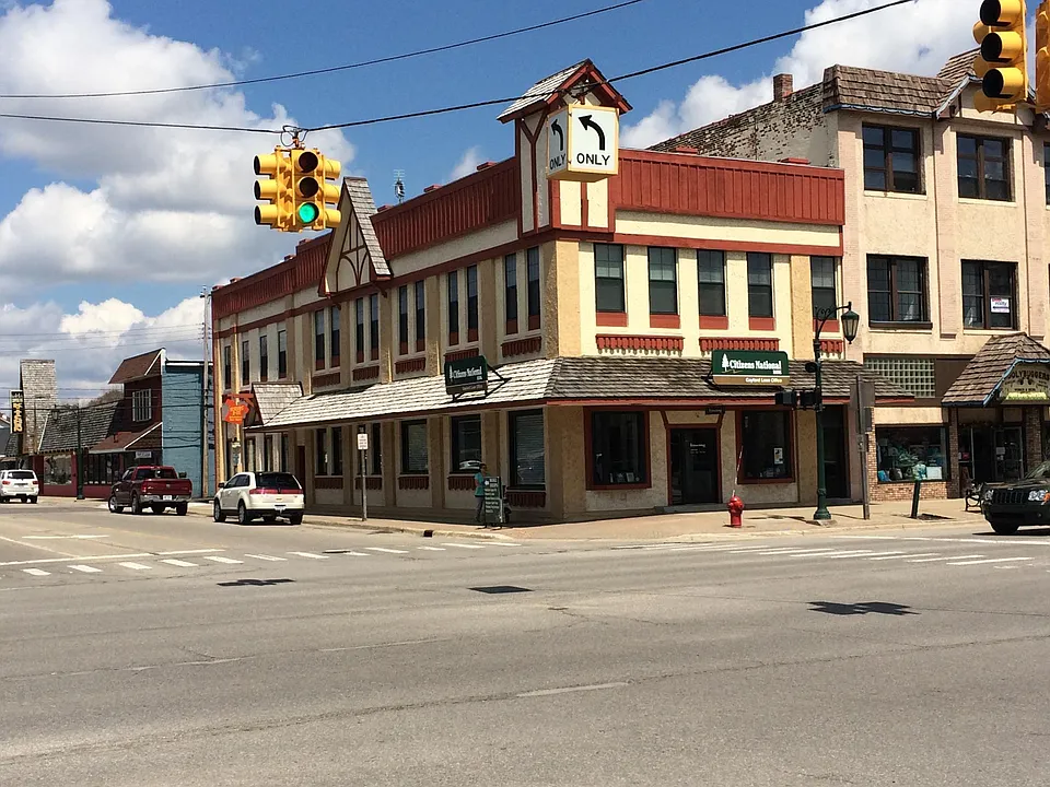 252 W Main St #2